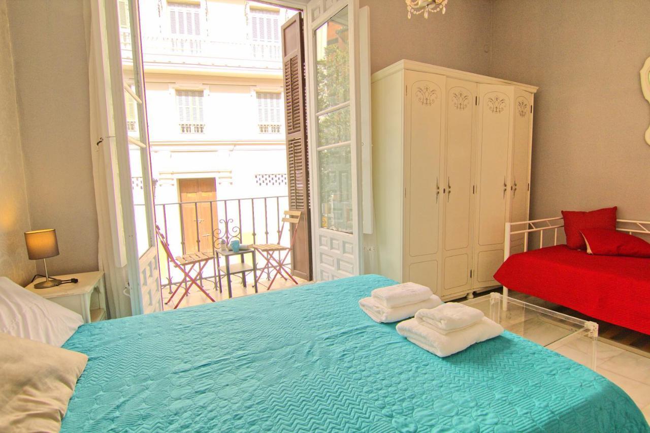 Low Cost Rooms Teatro Alloggio in famiglia *